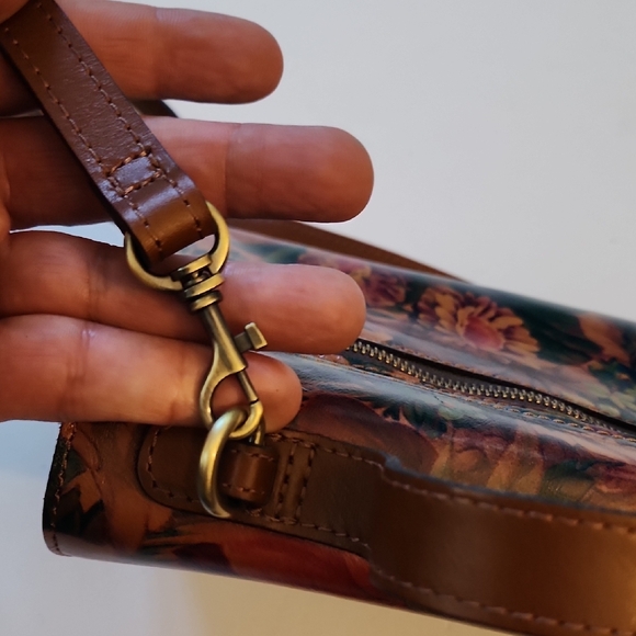 Patricia Nash Carisbrooke Multicolor Floral Crossbody Bag And Wallet. - Picture 14 of 16